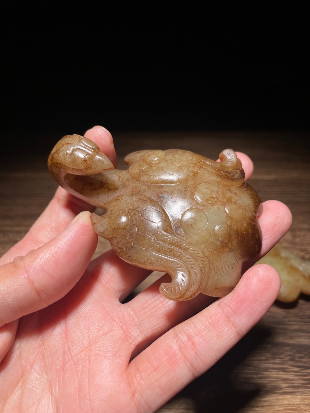 明代和田玉凤纹带扣:玉润风华,灵凤呈