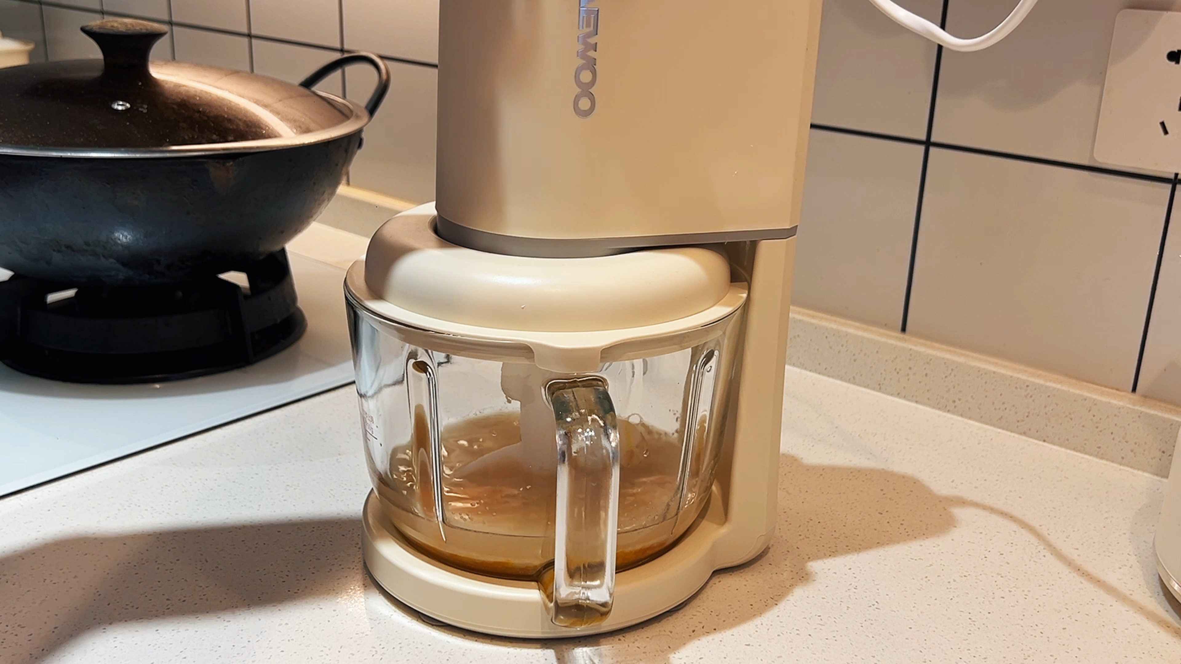 百十块的绞肉机真是太好用了,居然可以和面做发糕还一次就成,牛