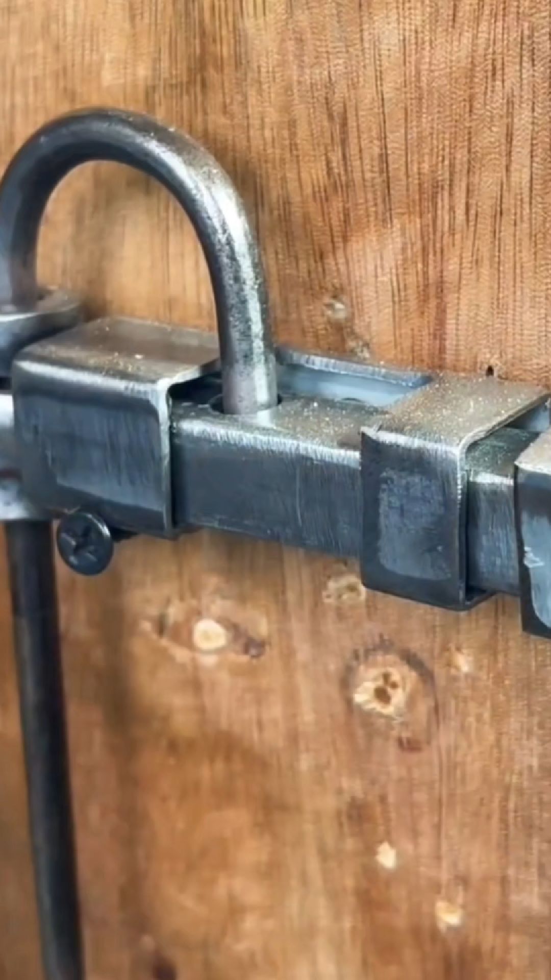 见过用两个大小方管套起来制作的大门门锁吗?开锁得要一分钟啊!