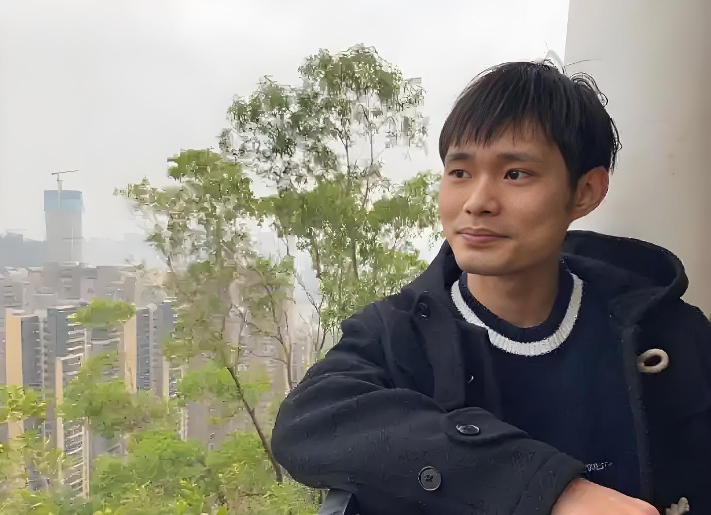 张全蛋,本名赖宇恒,2014年以富土康质检员的形象在《暴走大事件》中