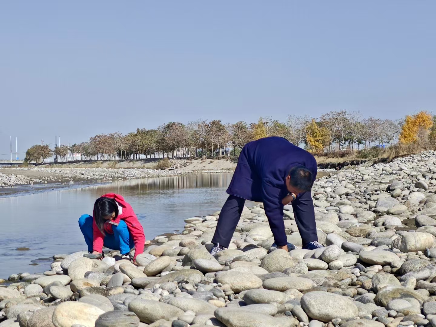 玉龙喀什河捡石头