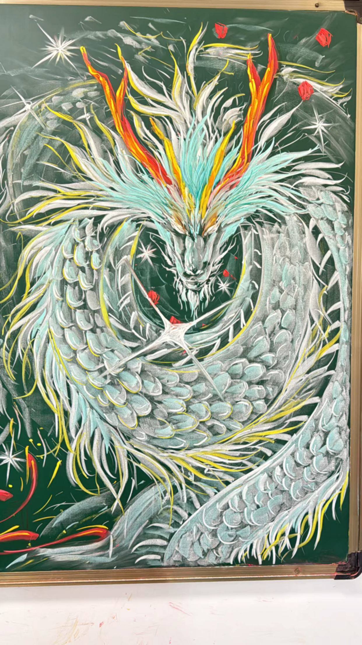 龙黑板报粉笔画分享