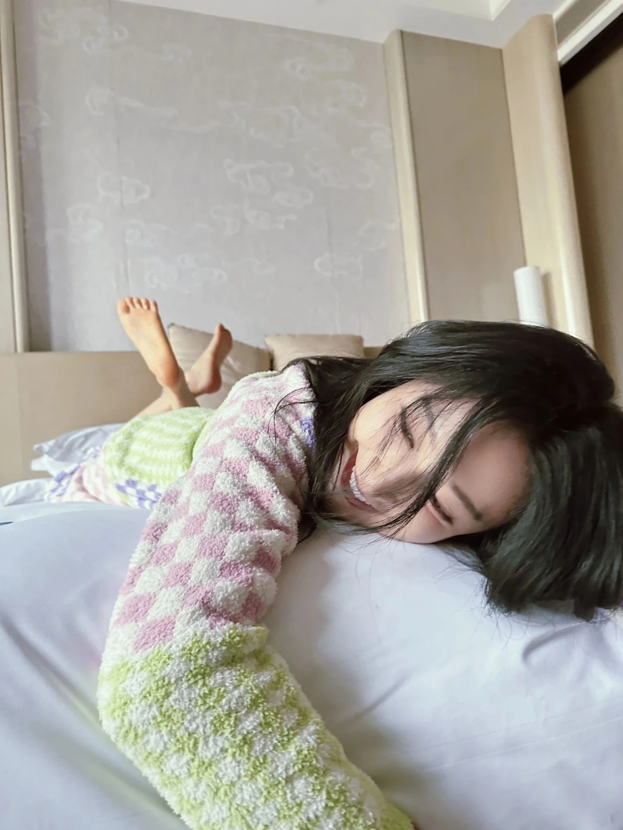 见过张俪的美足没有?