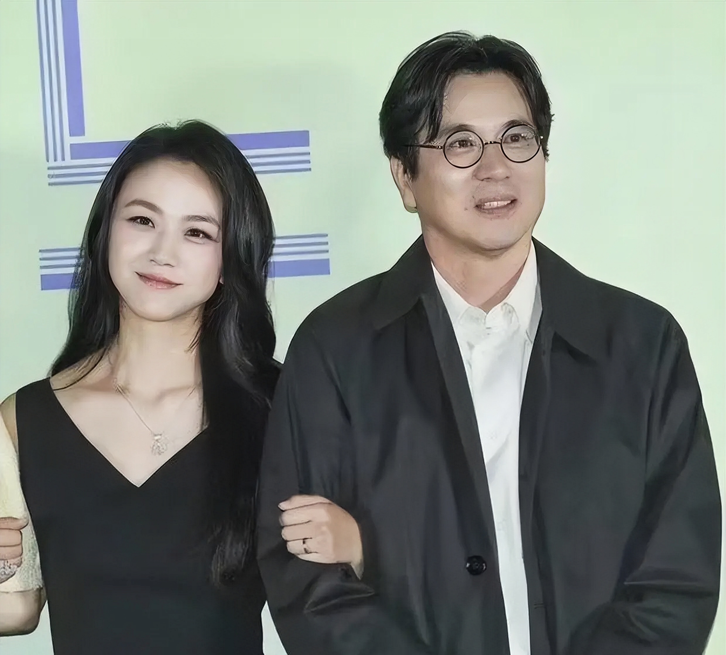 在2014年,汤唯嫁给了韩国导演金泰勇,在这之前汤唯去见婆婆,婆婆说:"