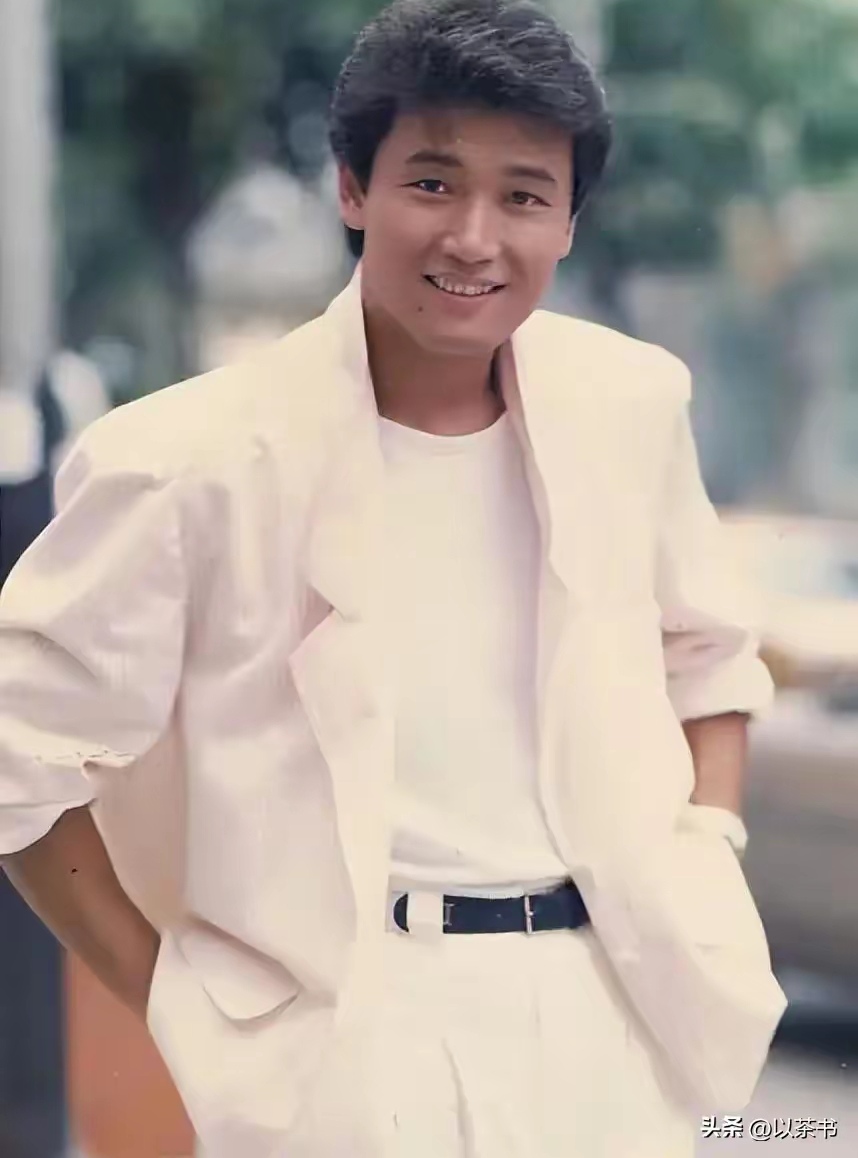 长得风流倜傥却情史干净,娱乐圈不拈花惹草的男星—苗侨伟