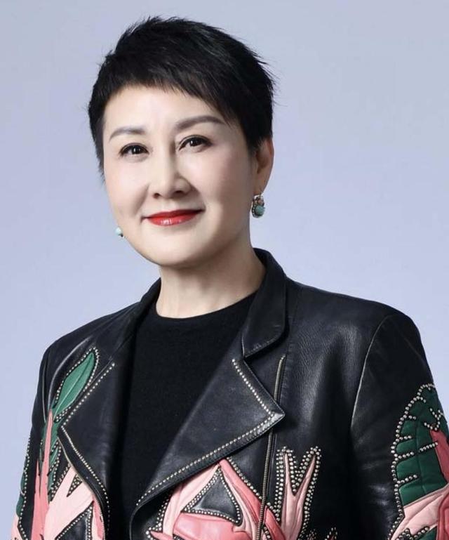 张凯丽,就是演《渴望》刘慧芳那位,结婚26年,闺女居然不叫她妈!