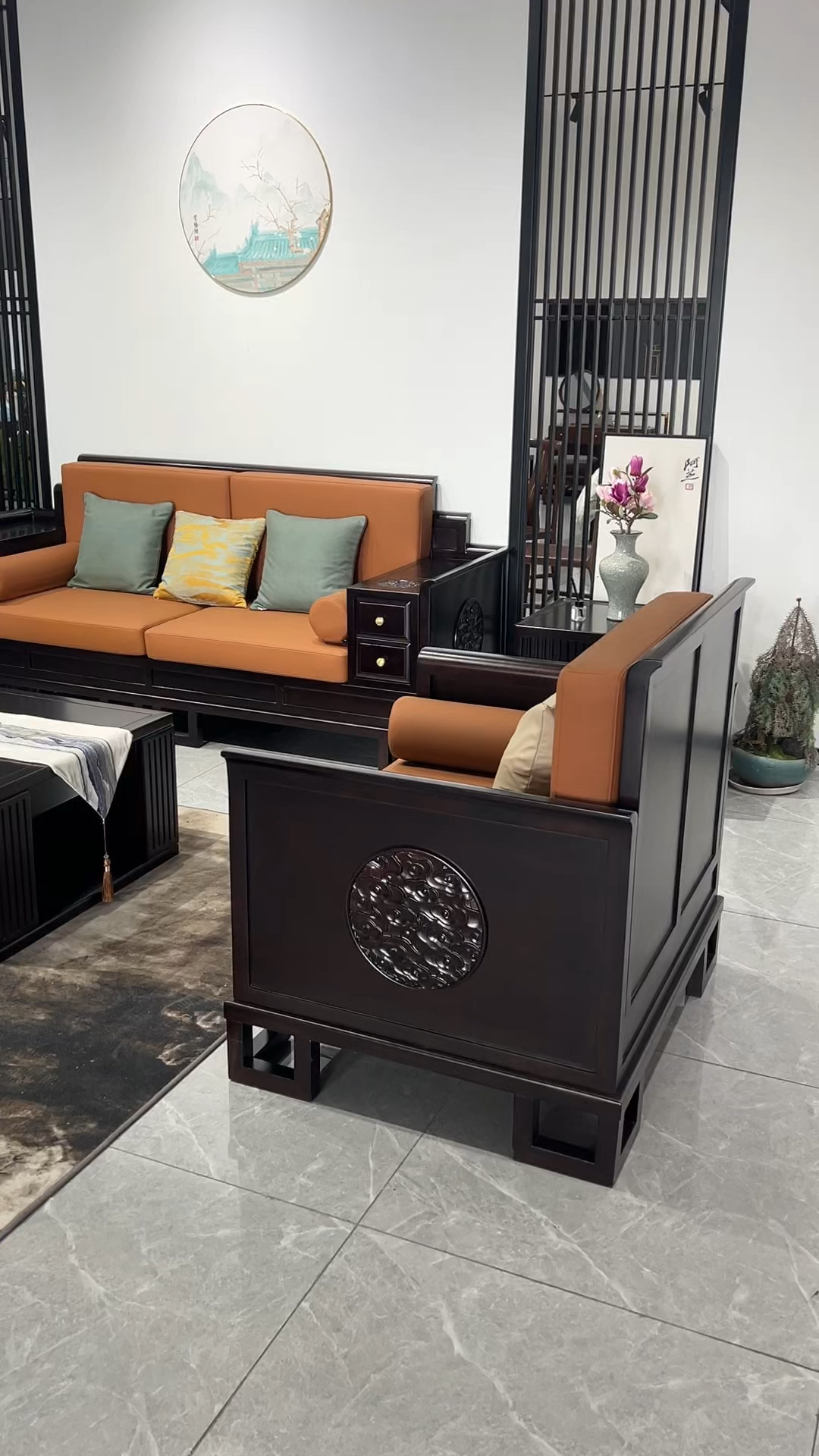 中式古典,又带着现代轻奢风.新中式实木沙发定制,别墅客厅家具