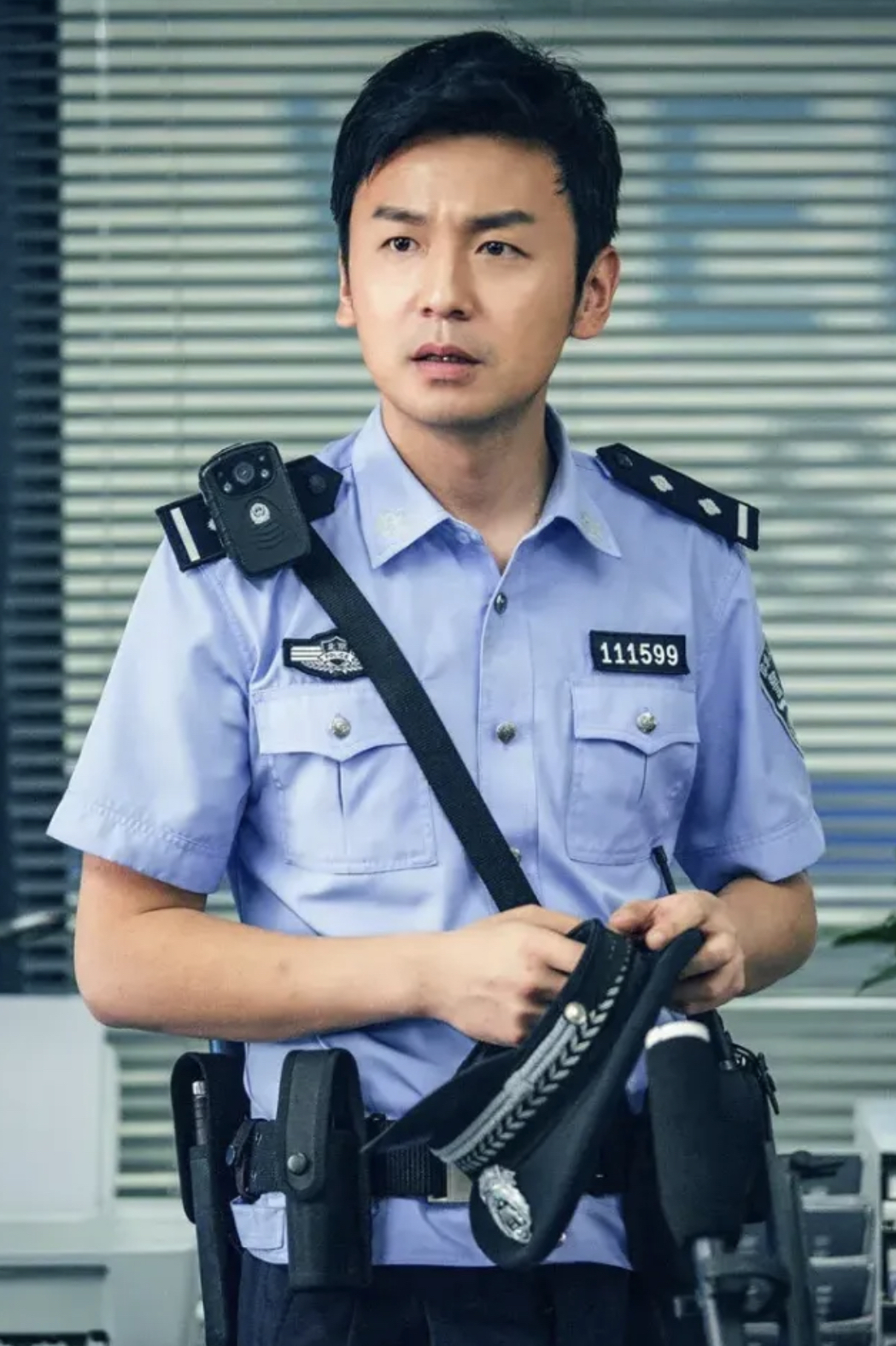 演艺界中,雷佳音作为一位备受关注的演员,以精湛细腻的演技博得了广泛