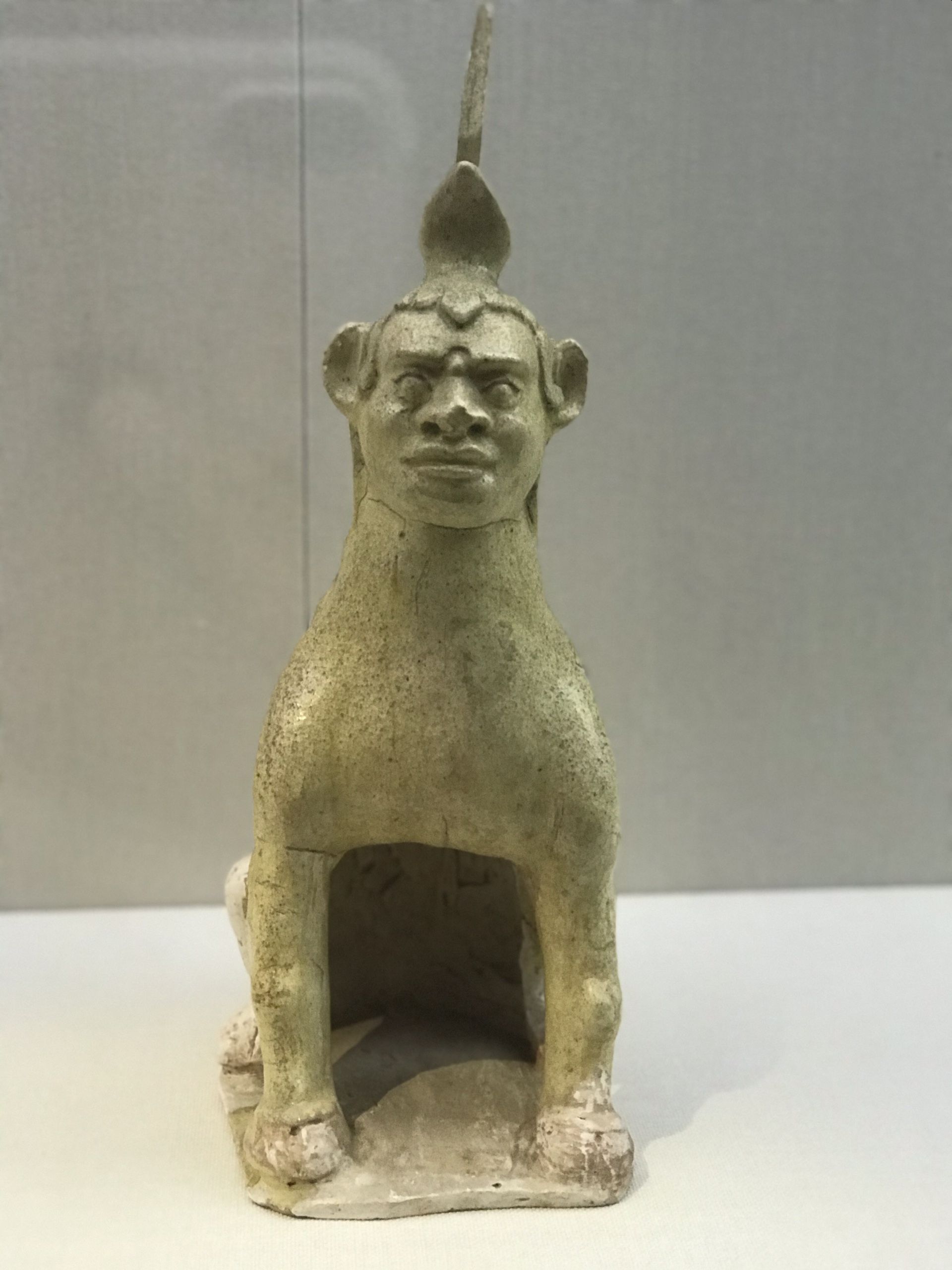 今天去看那只成精的镇墓兽啦