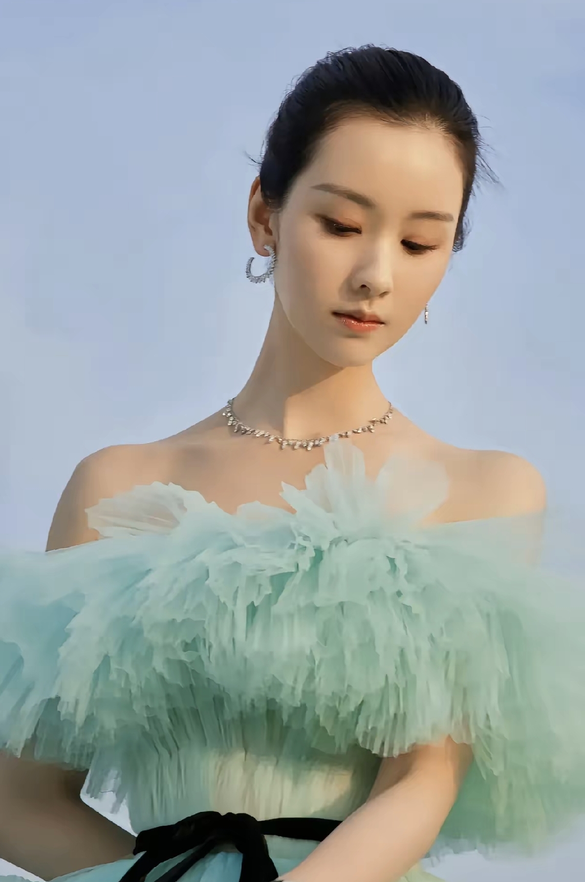 陈都灵的一组绝美写真美照31岁的她已褪去当初的青涩如今气质绝佳