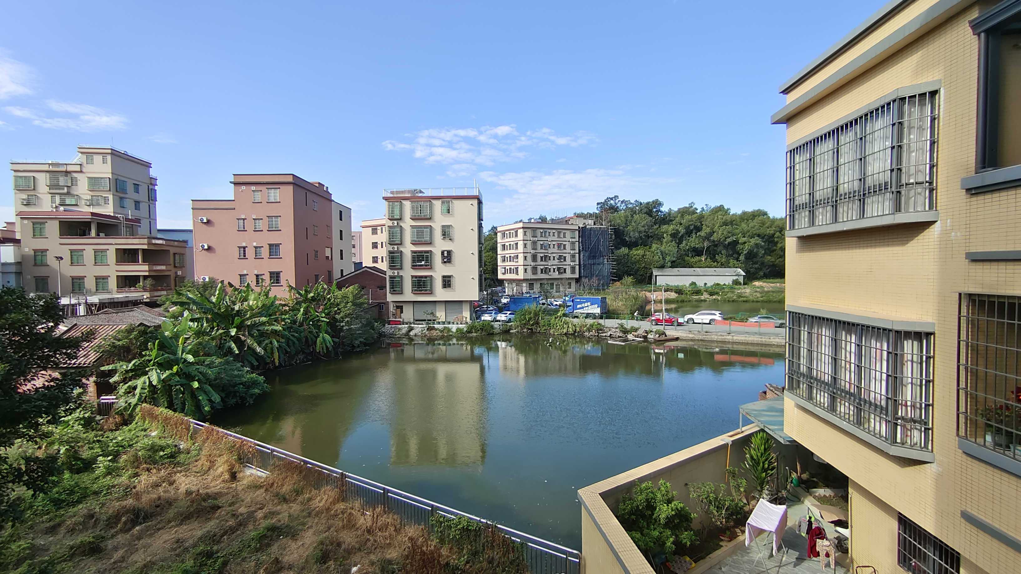 不要这么容易相信别人,你以为他是家人的,他可以欺骗