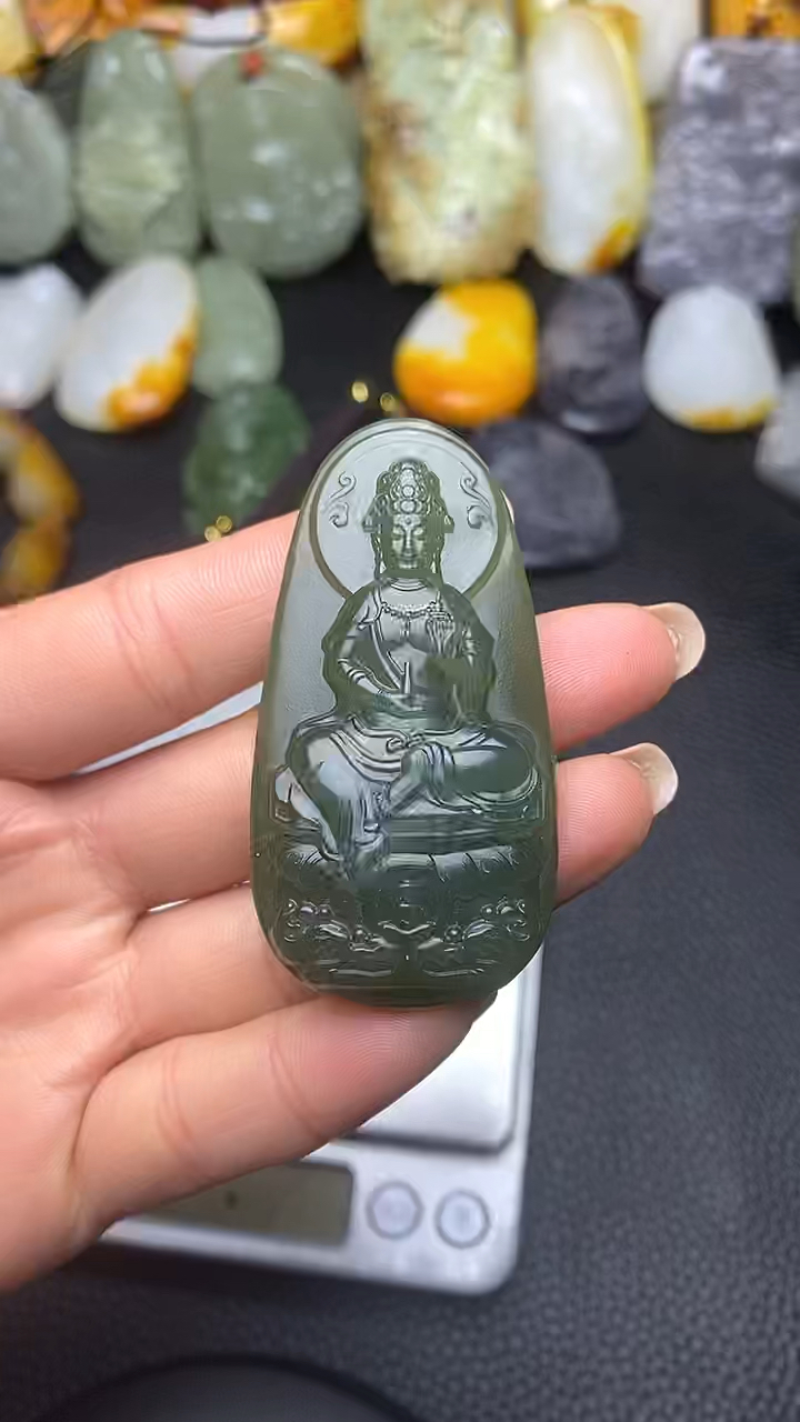 和田玉观音挂件很漂亮