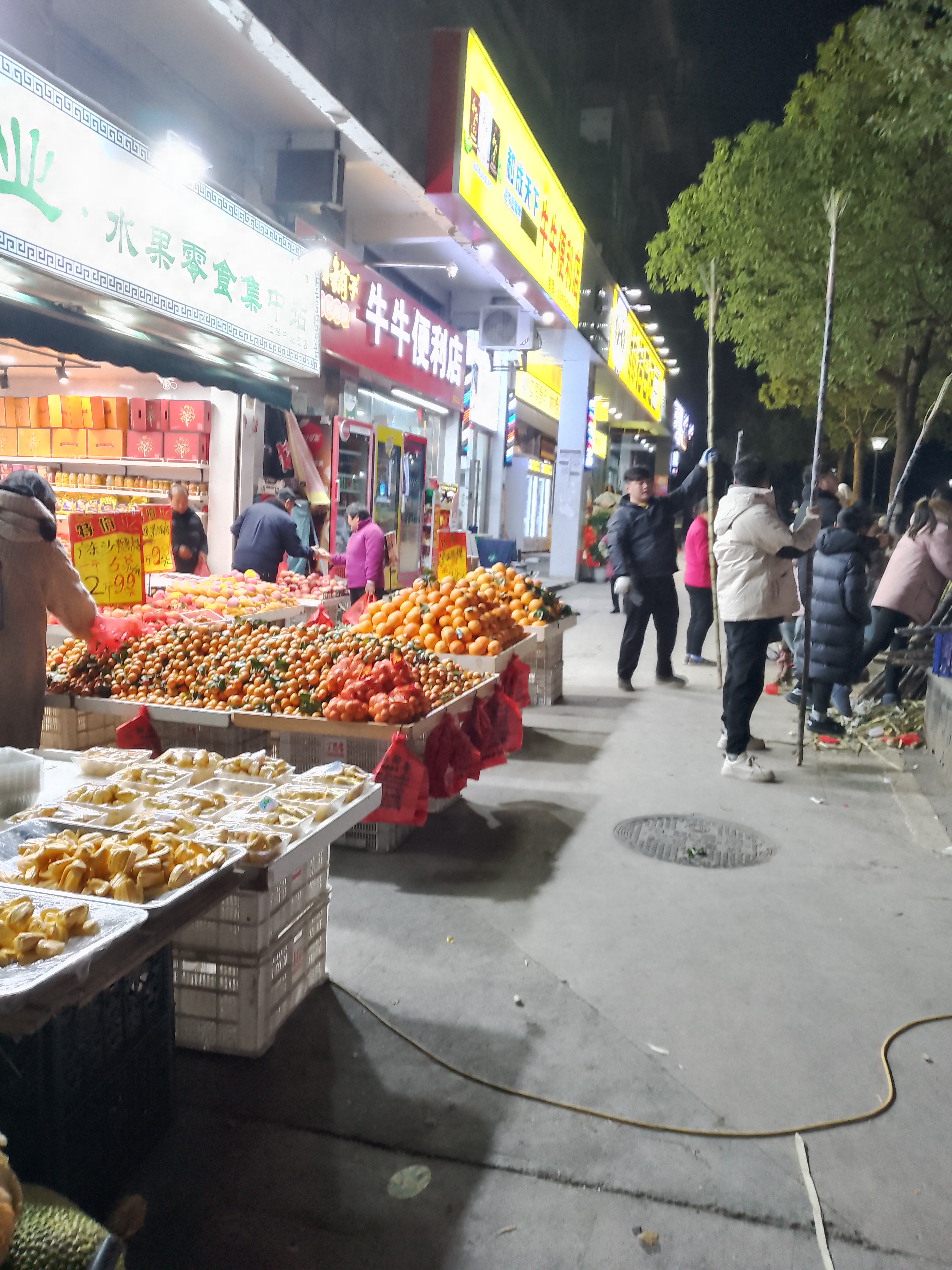 家门口的夜市