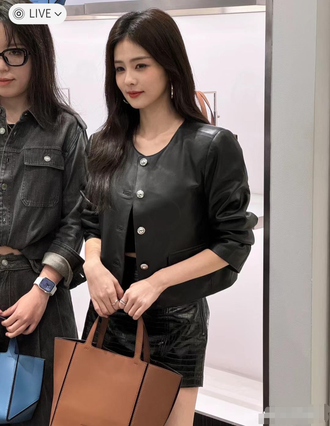 白鹿生图也好好看啊又瘦又美而且还不是网红脸五官也是很有辨识度