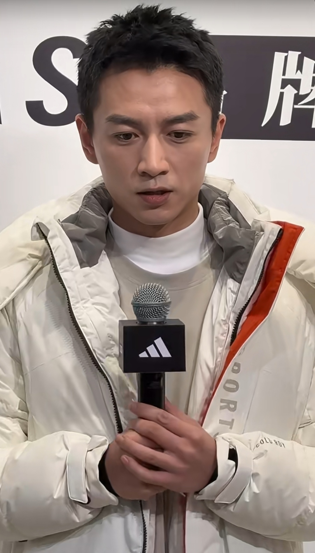 37岁的陈晓也见老了身高1米8咋觉得他又瘦又小呢?