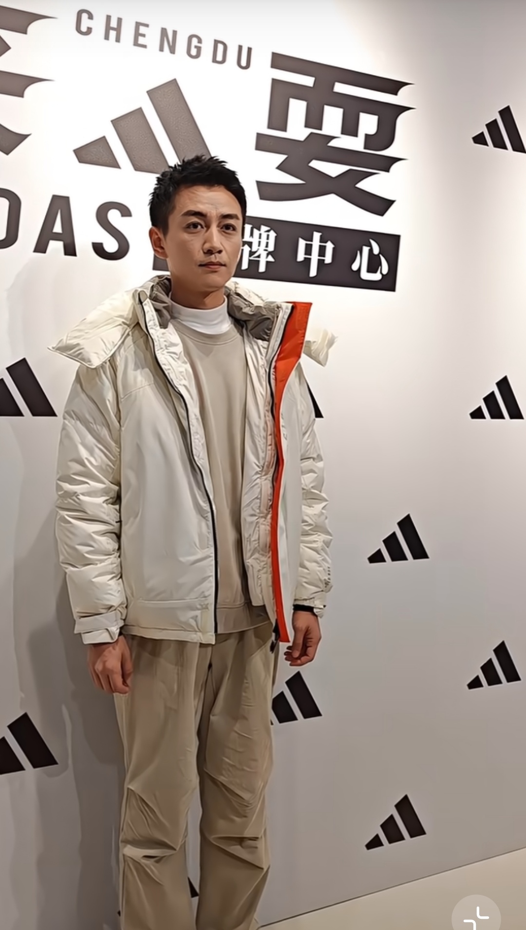 37岁的陈晓也见老了身高1米8咋觉得他又瘦又小呢?