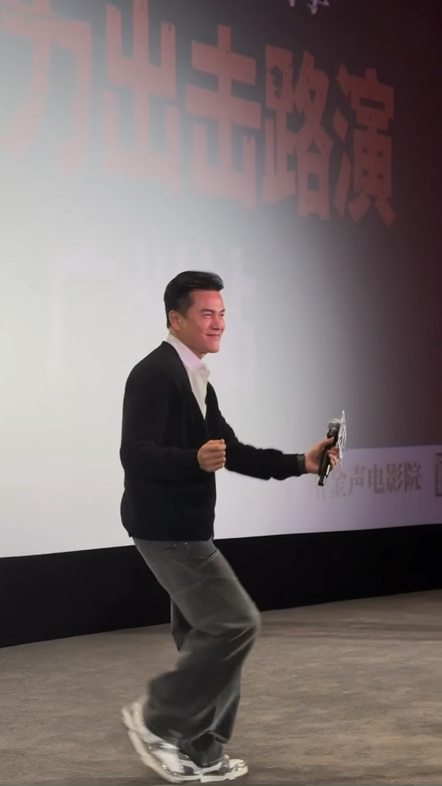 影帝拍戏时擦枪误伤