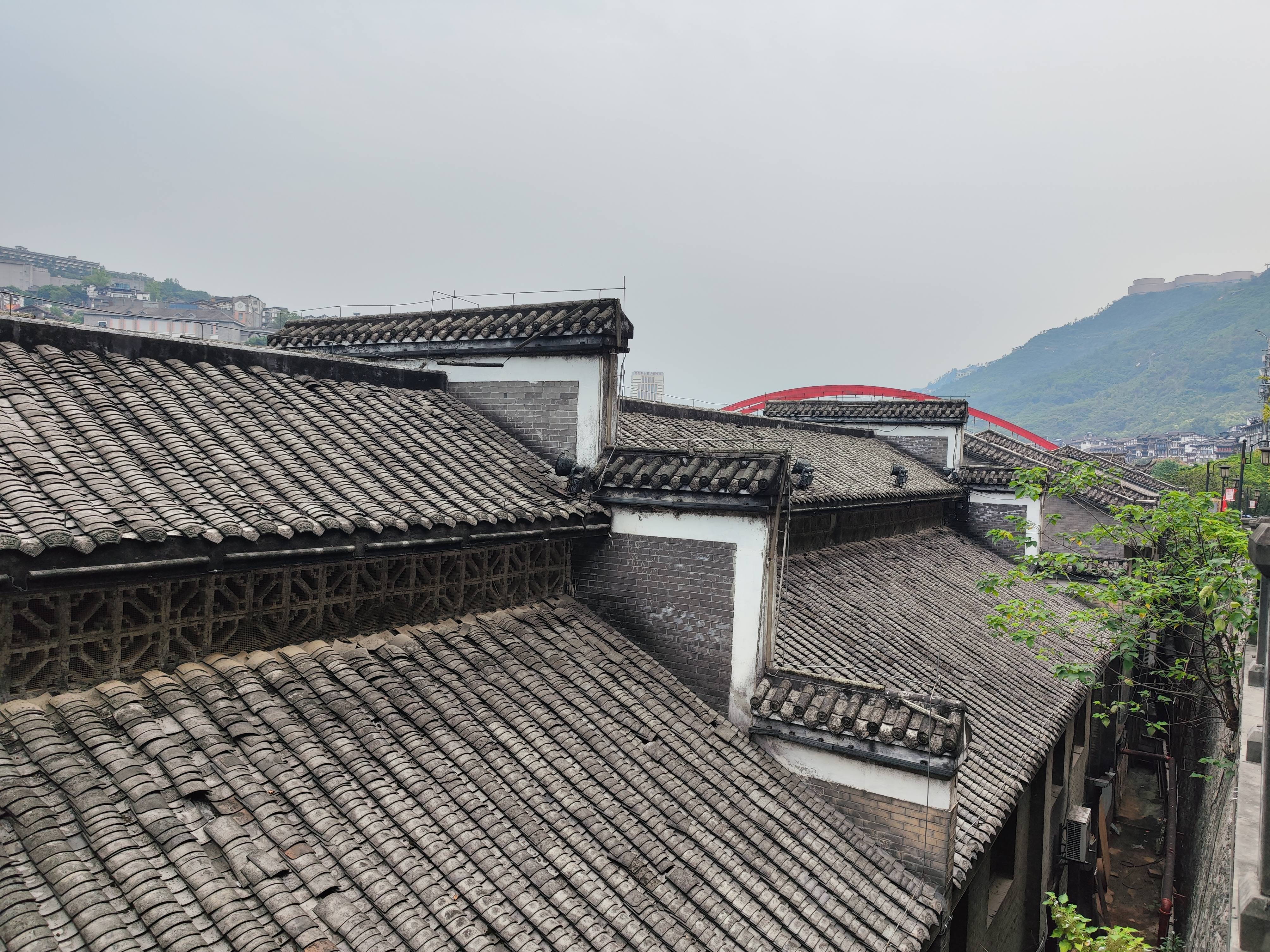 茅台镇下属仁怀市,仁怀是一座由遵义代管的县级市