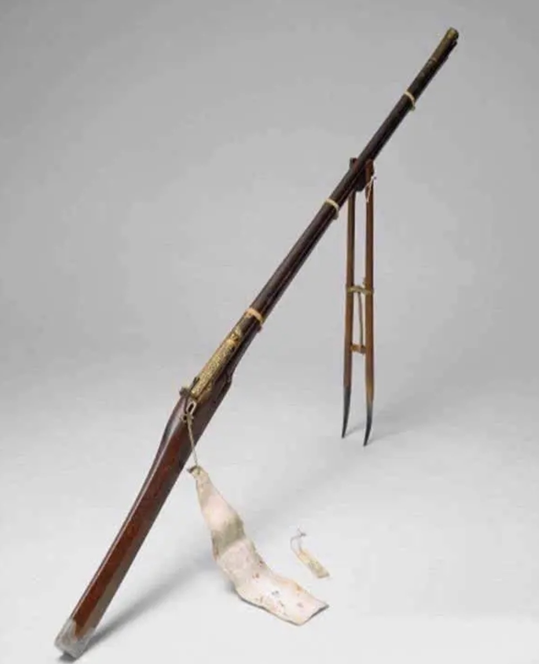 一  1840年英军燧发枪 1839年3月25日,英国陆