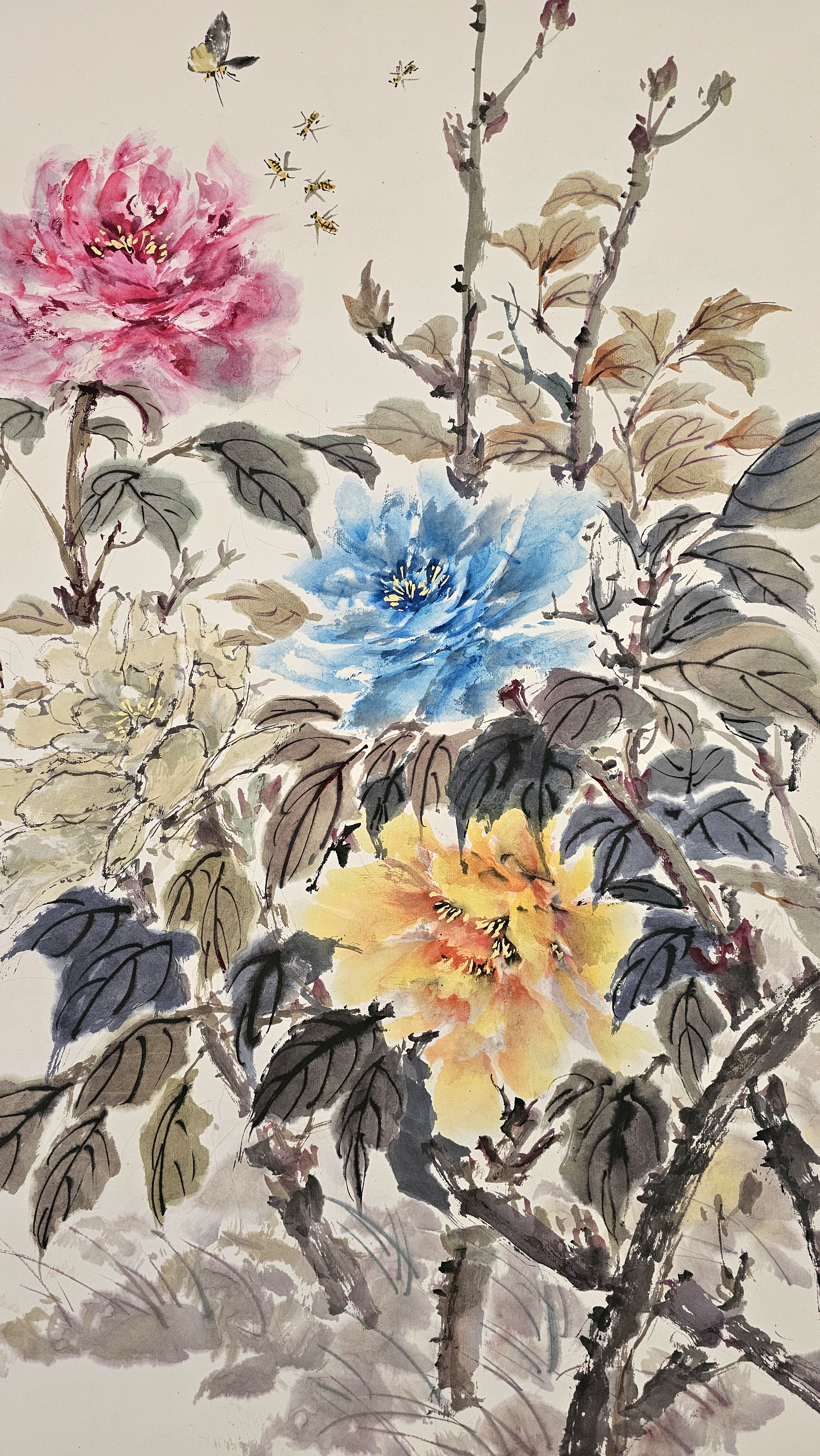 蝶乱蜂忙红粉妒,醉眼吟情,且与花为主