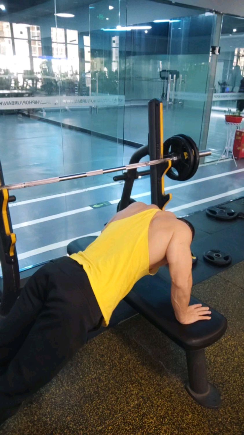 多练前锯肌对你有用,直臂俯卧撑