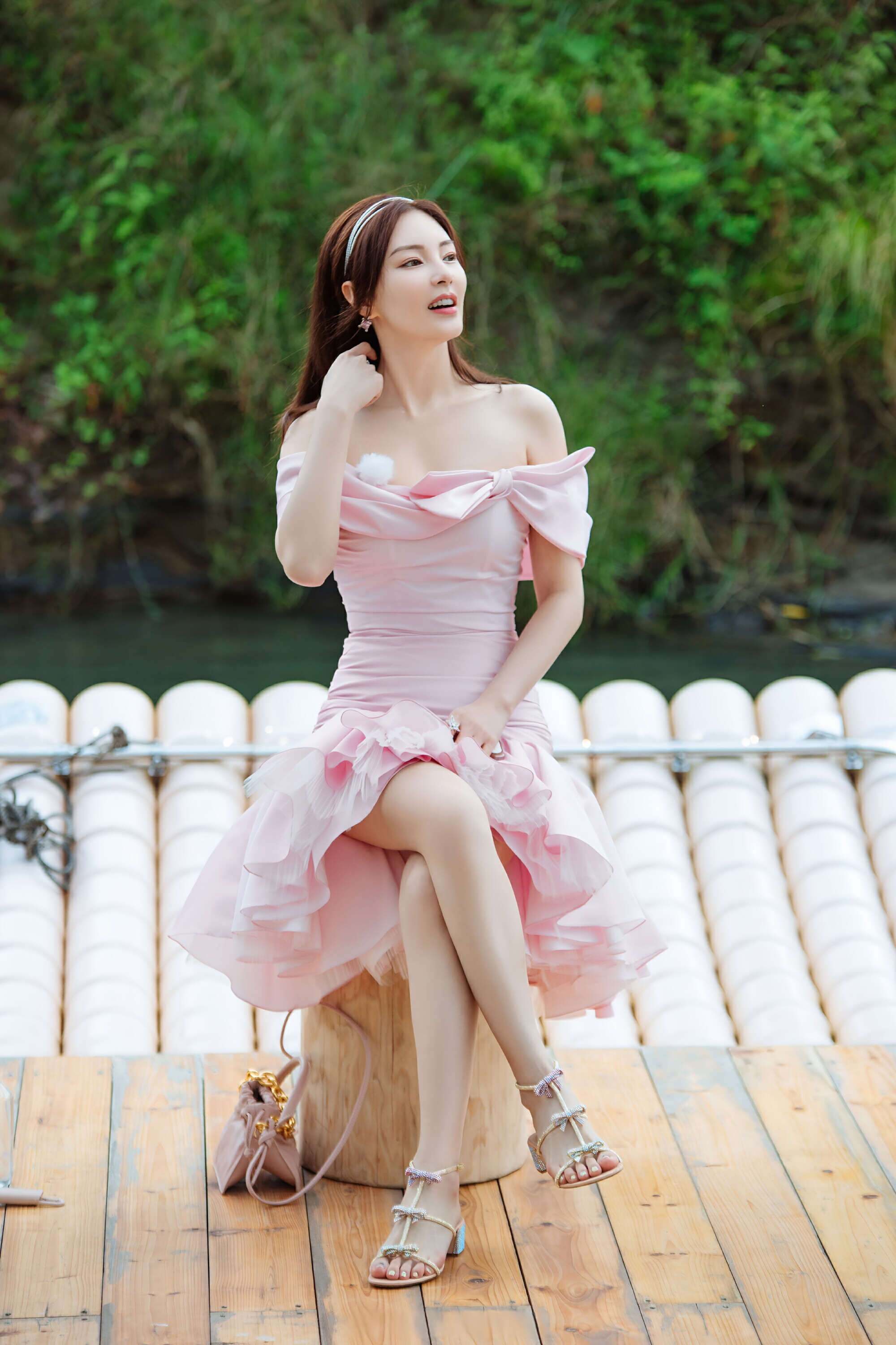 张雨绮粉裙妆造美翻天,这才是真正的仙女下凡!