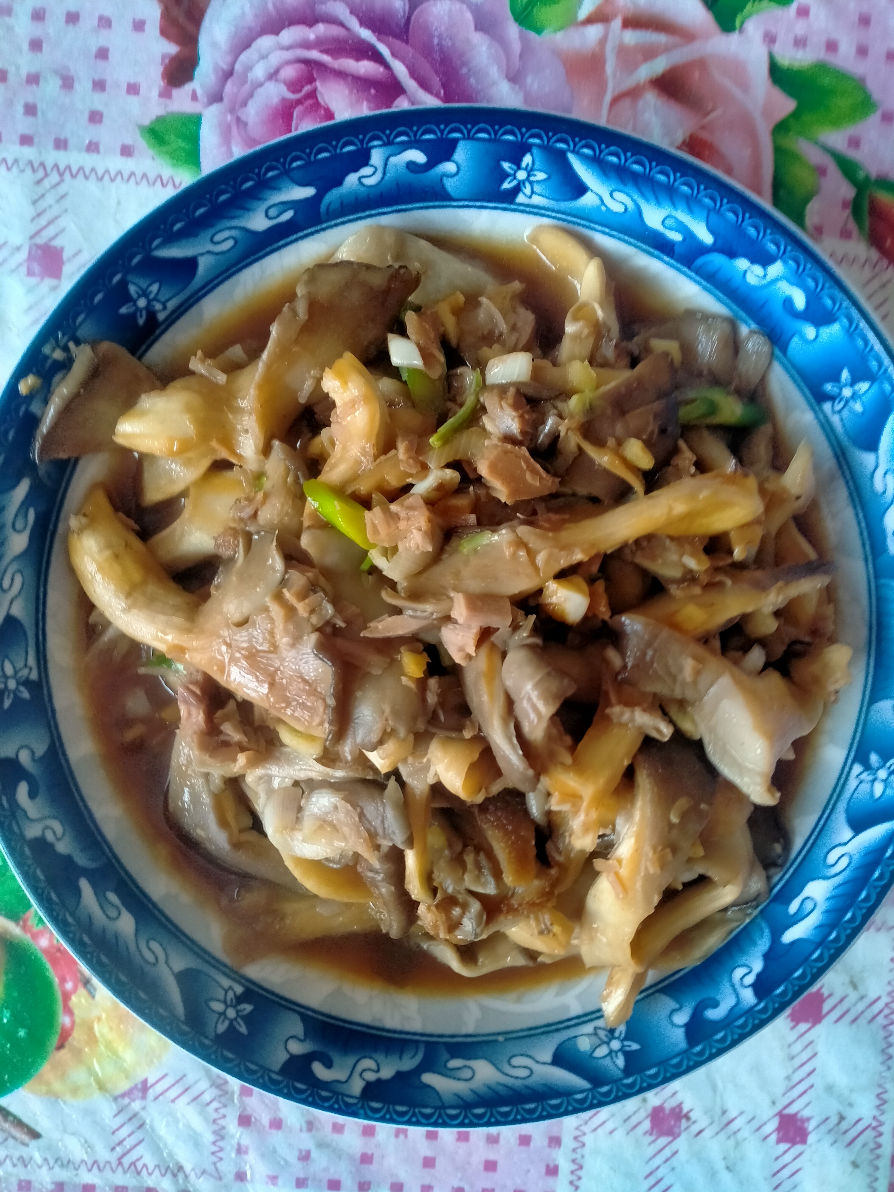 平菇炒肉蒸红薯