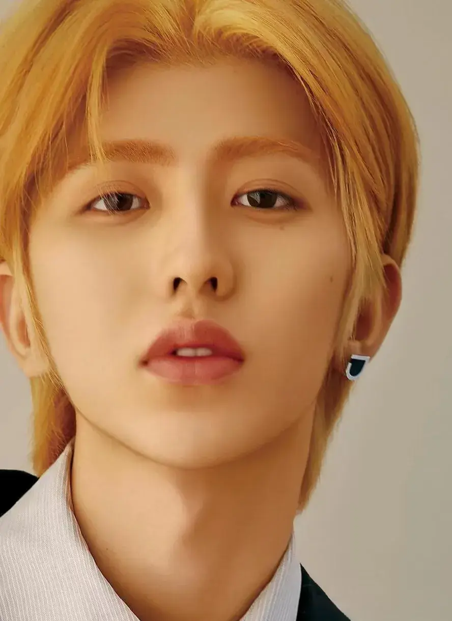 蔡徐坤这一身真是太有范儿了!