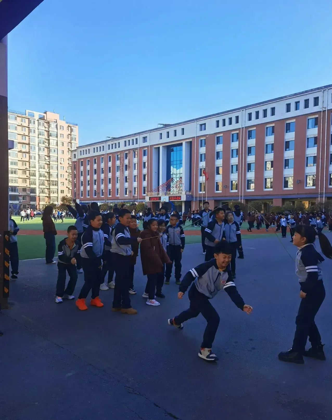 发现没,孩子随着年龄的增加,与家里老人关系: 1,1