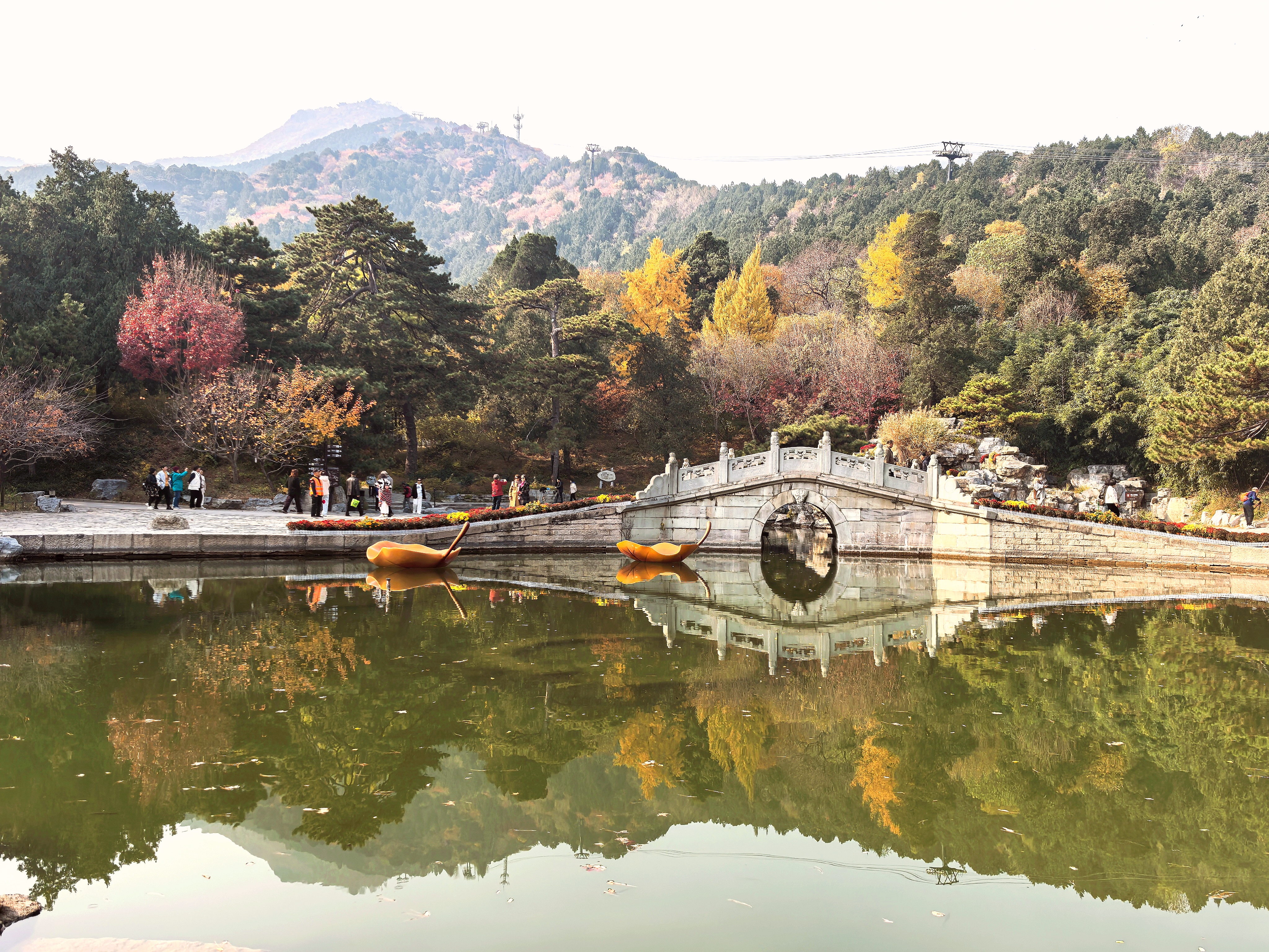 香山眼镜湖图片