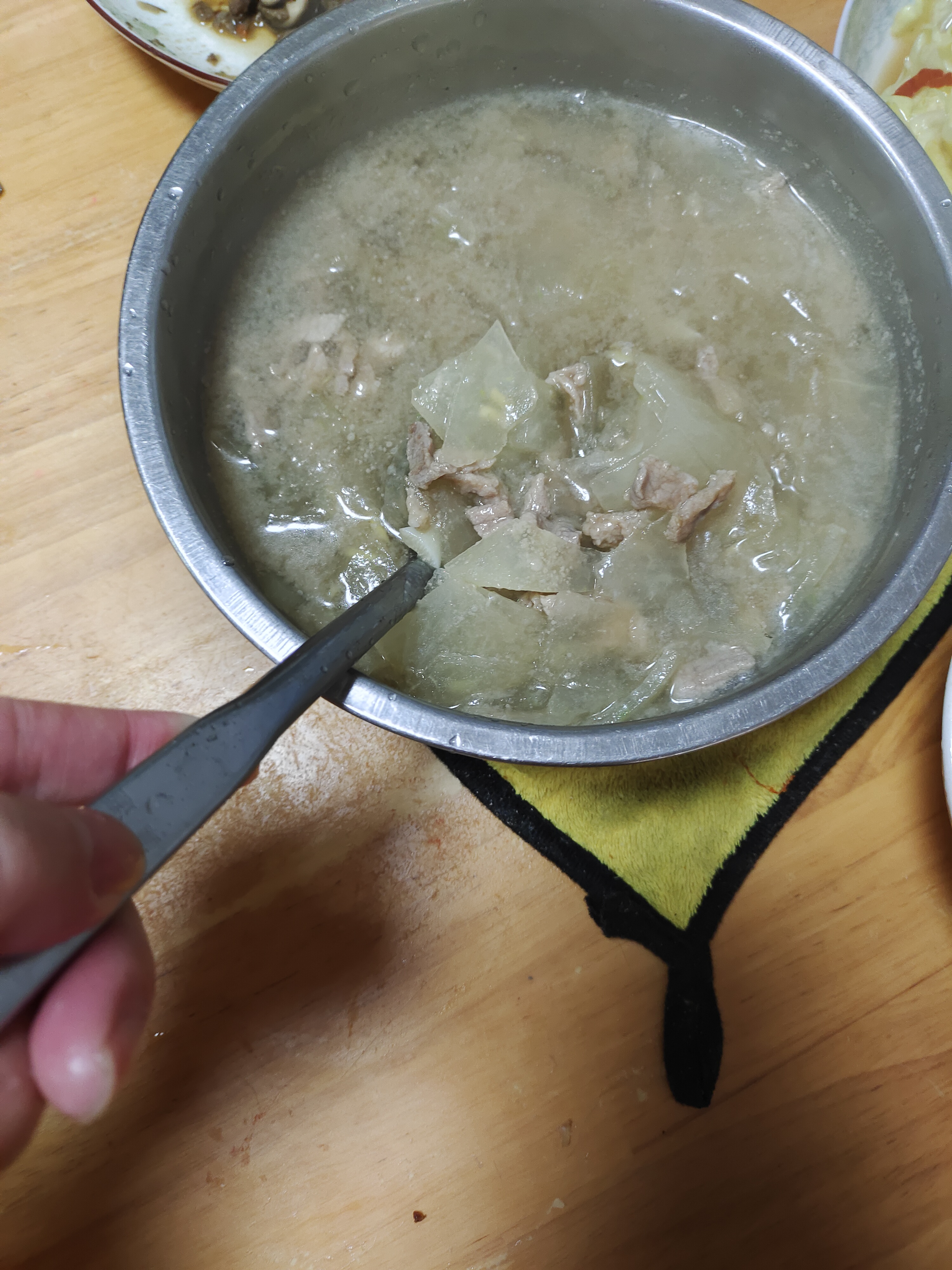 很暖和大宝二宝睡到早上十点多中午匆匆忙忙做了两个菜冬瓜瘦肉汤