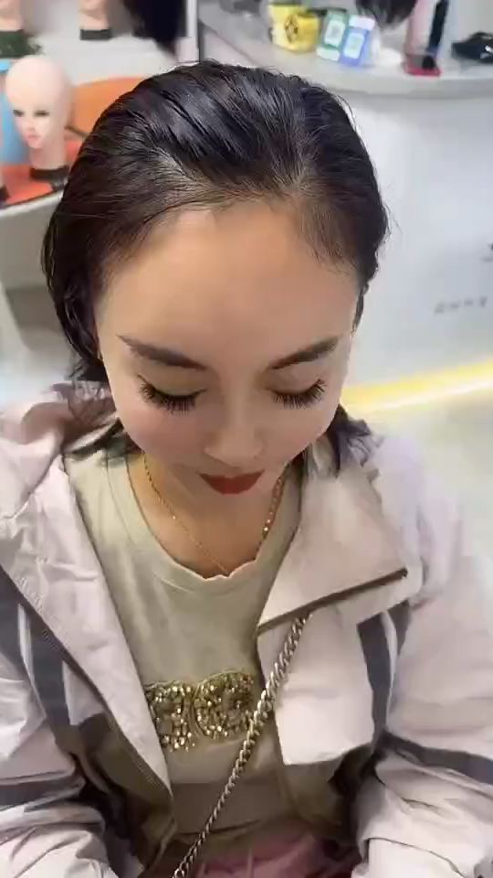 大额头,发际线高的美女们可以尝试一下这款,帮您完美解决哦