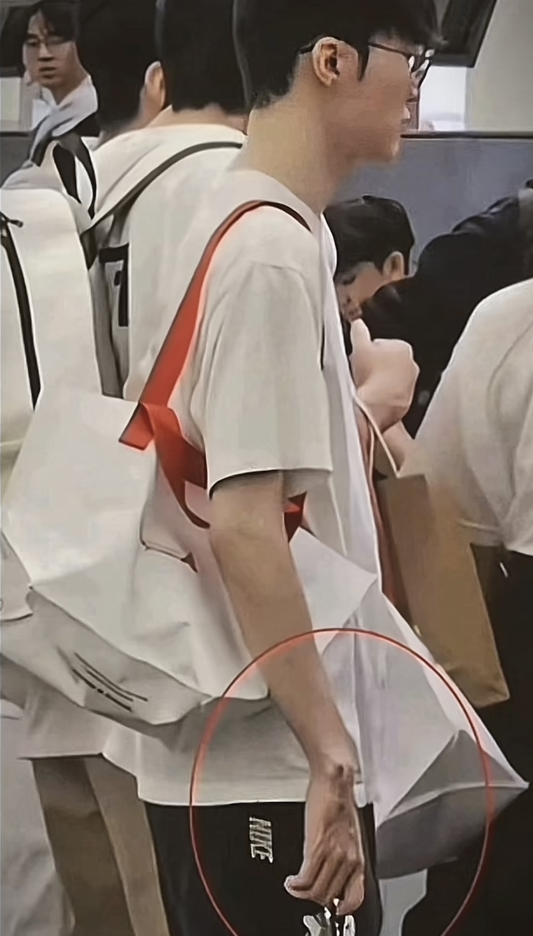 从青涩少年到五冠传奇faker的每一场比赛每一次出手都是数万小时高