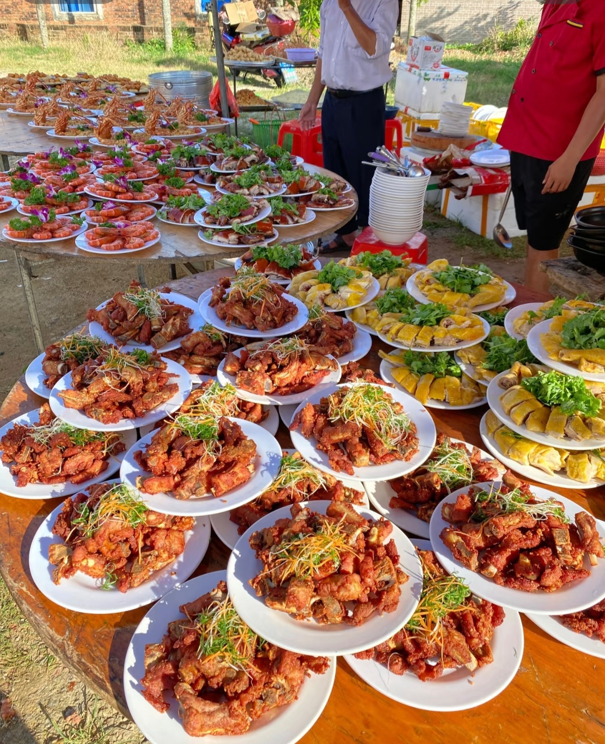 农村盛宴,情味烟火意浓   在广西农村,结婚,百日宴,生日摆起的酒席,是
