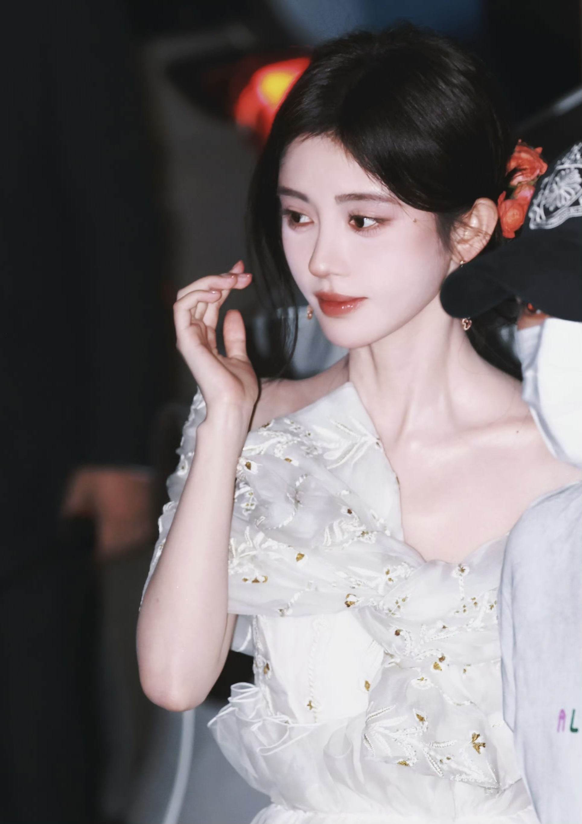 鞠婧祎红毯造型,像一朵清纯的小白花!纯洁,美好又温柔