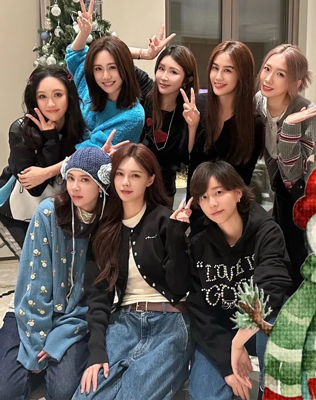 真没想到,黄圣依竟然是刘芸姐妹团的!