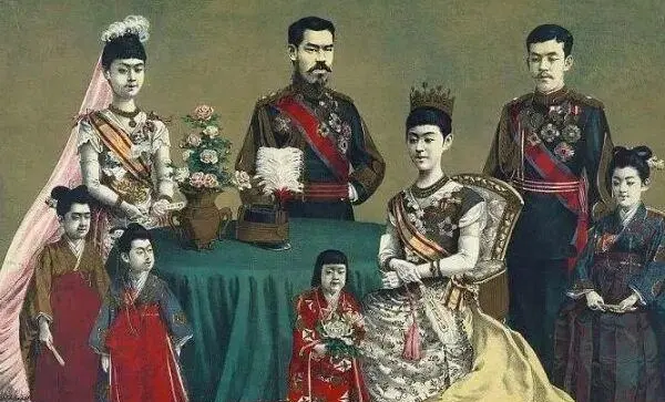 日本天皇没有实权的原因