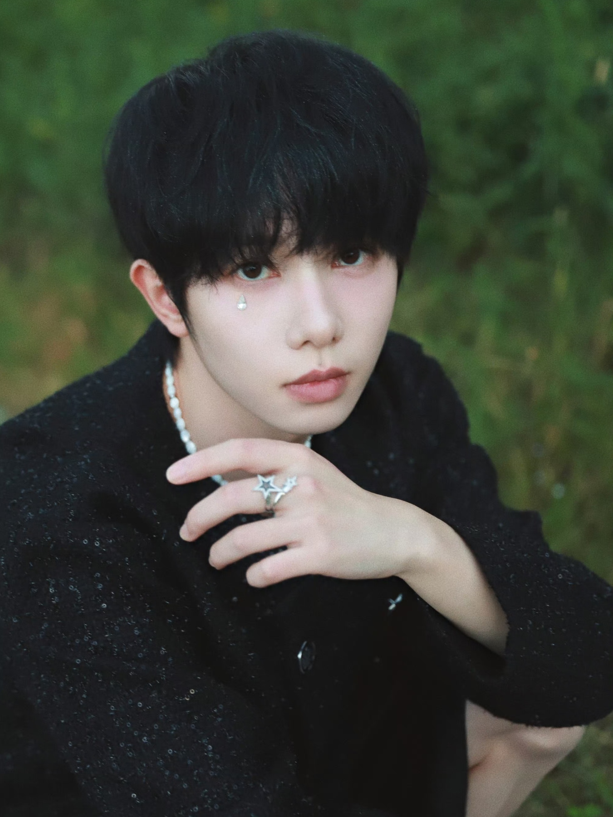 李俊濠已经和黄子韬旗下公司龙韬娱乐解约了,我感觉他和这个公司没