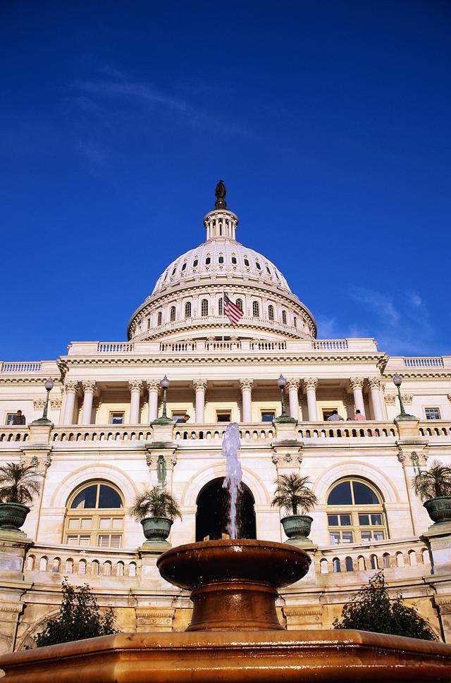 美国白宫下令暂停联邦拨款与贷款发放!