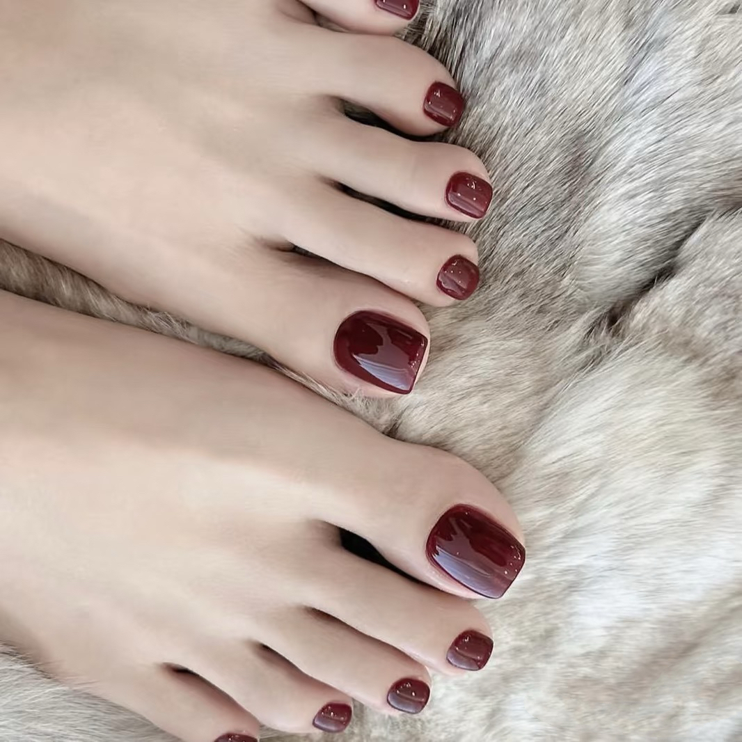 简约不简单,超耐看的纯色脚美甲!