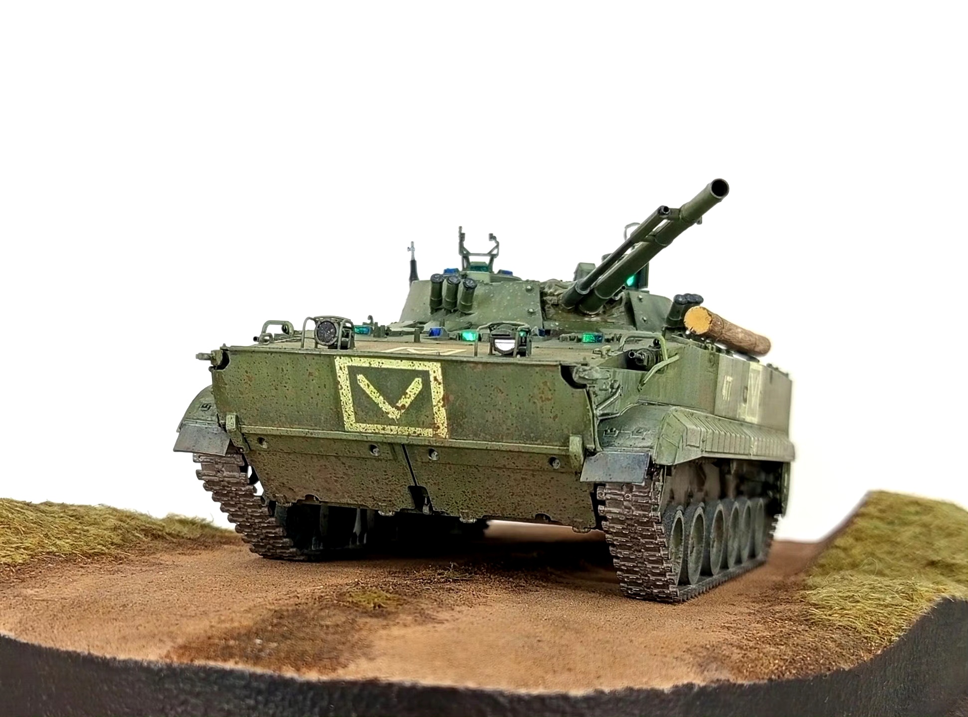 该车是20世纪80年代苏联研制的第三代履带式步兵战车