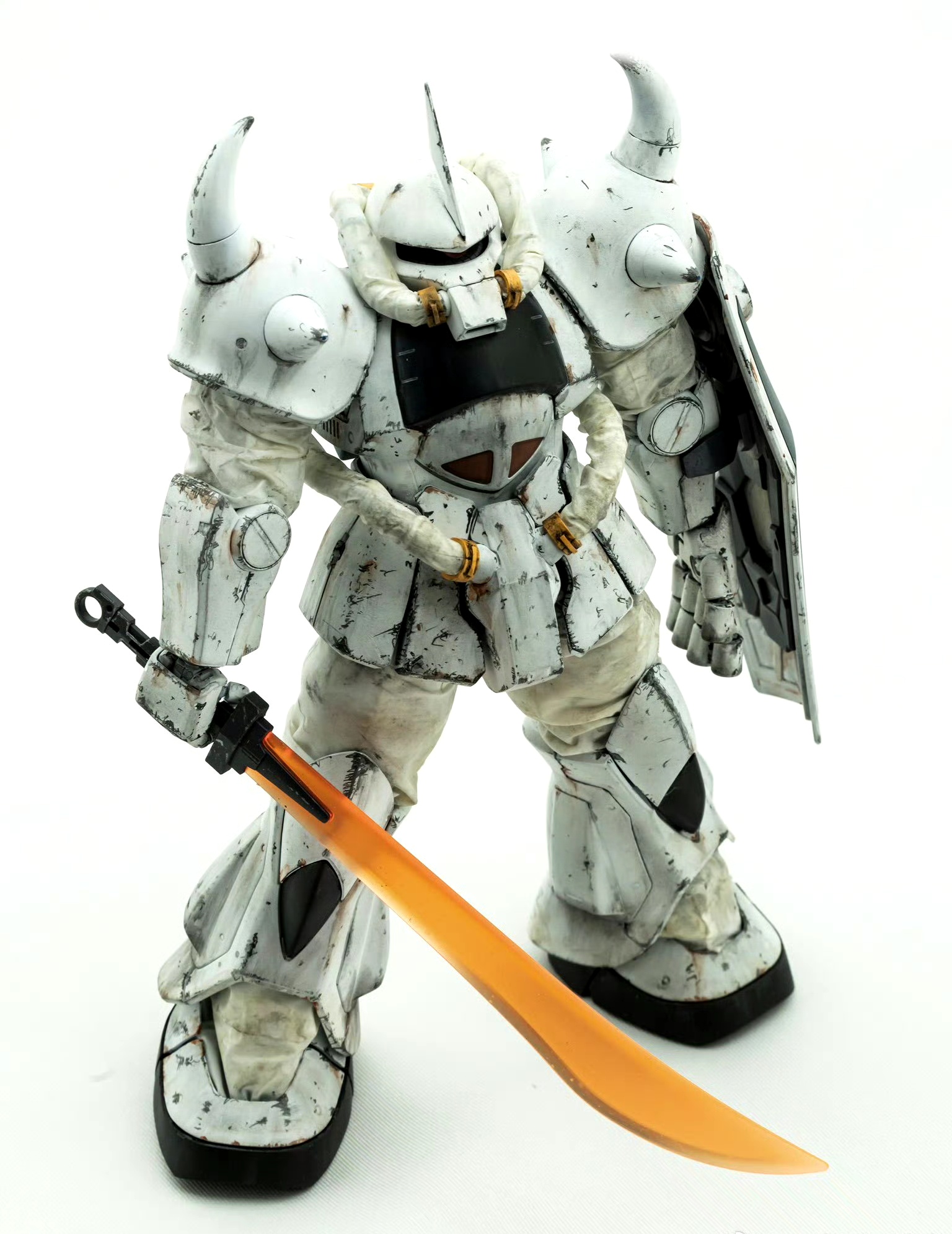 模型欣赏:机动战士高达 老虎 冬季战式样,为了保温机体安装了布套,外