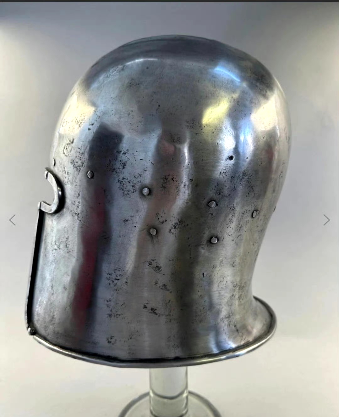 青铜武器装备的造型复原到钢铁时代来,科林斯的后裔就是巴布塔头盔