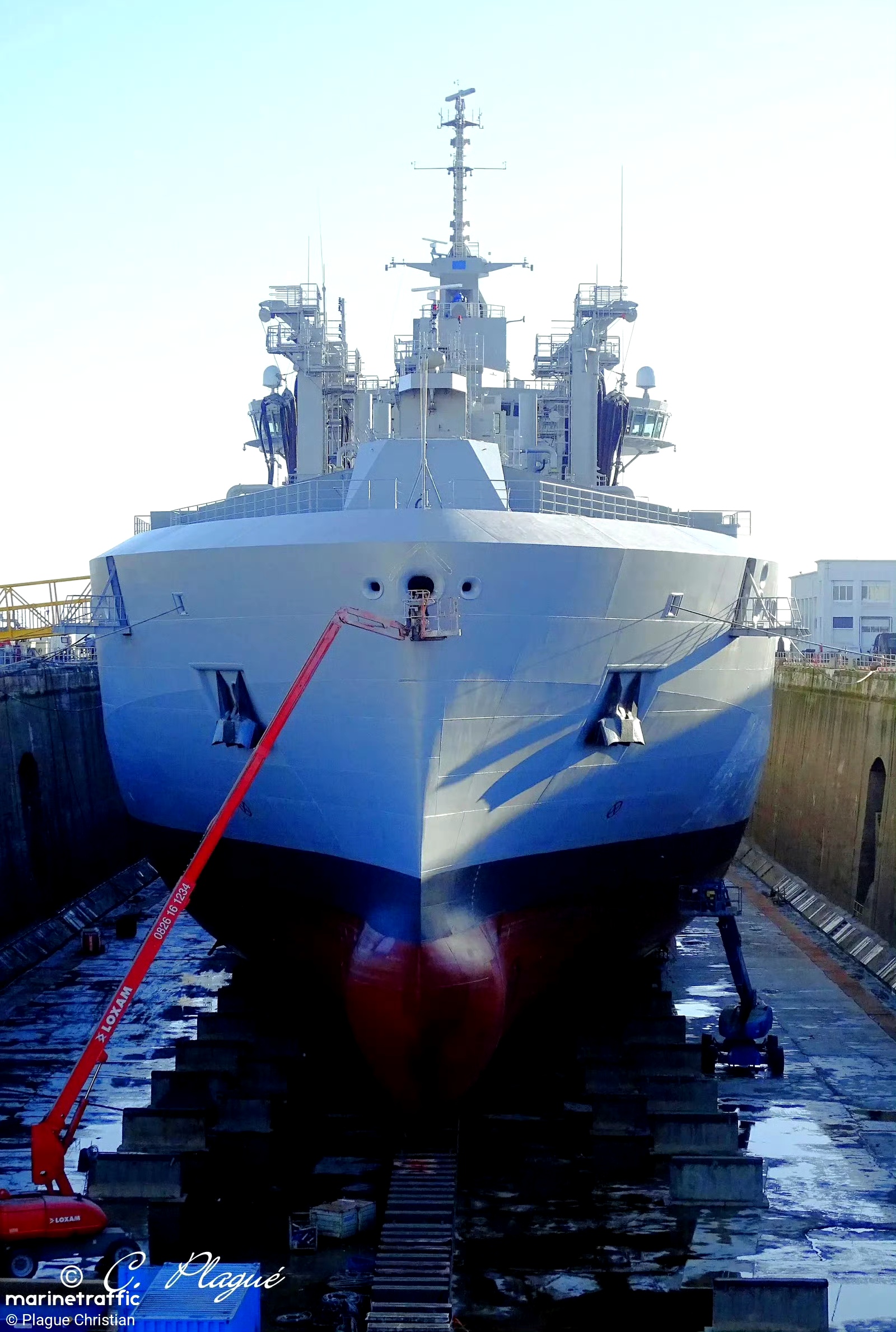 舰船欣赏:法国海军雅克·谢瓦利尔级综合补给舰,首舰雅克·谢瓦利尔号