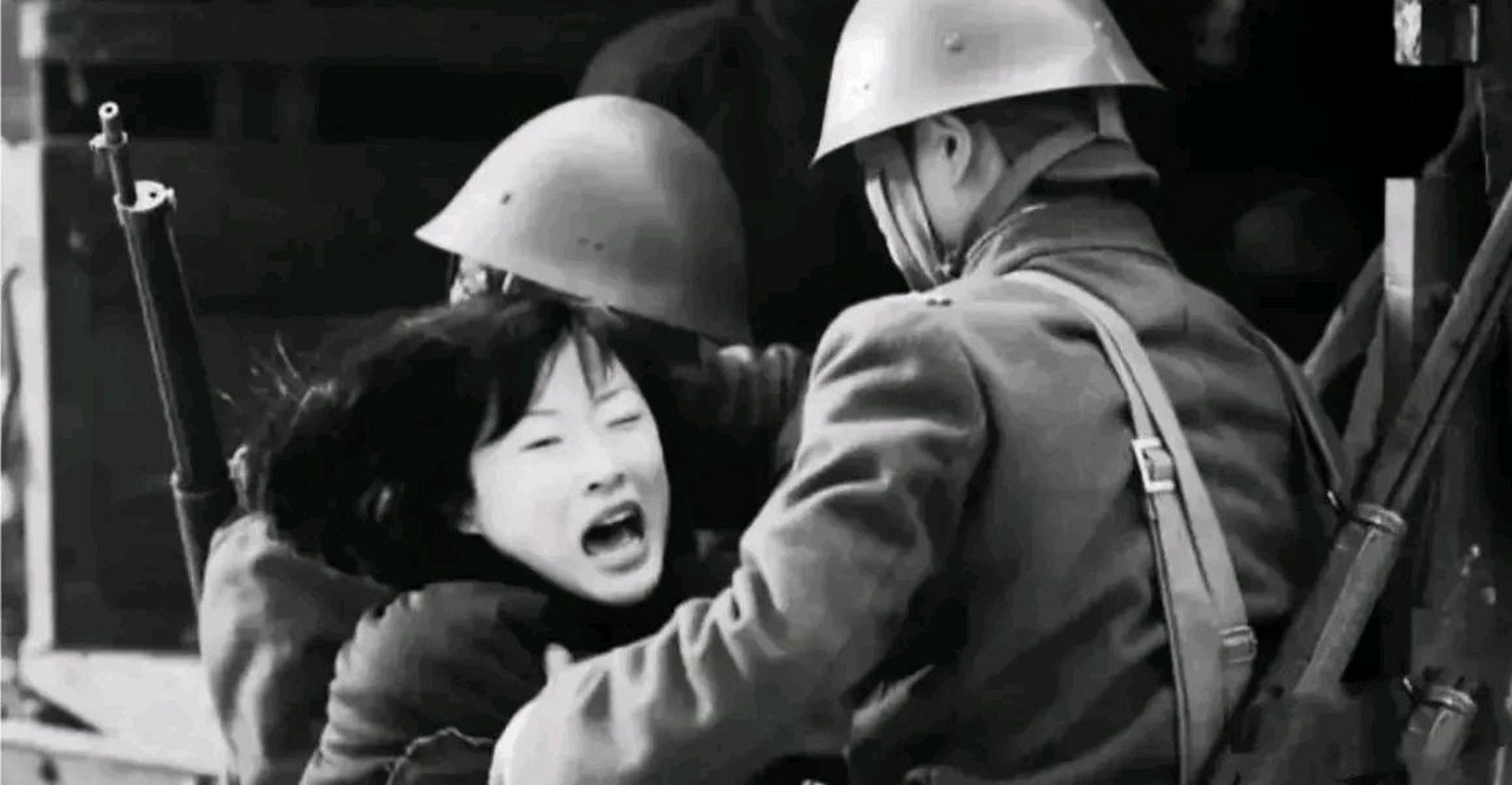 日軍死后她还在小鬼子 1937年,南京,日军轮奸了女子后转身离去