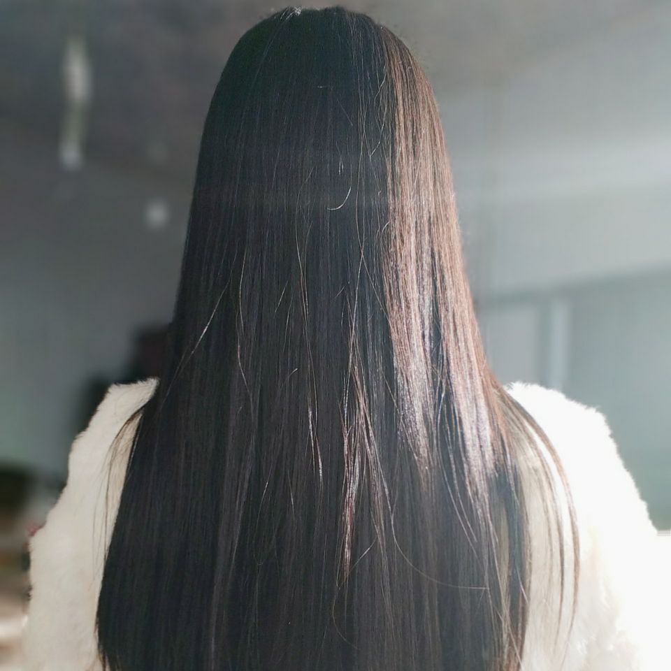 梦里长发白衣女子背影