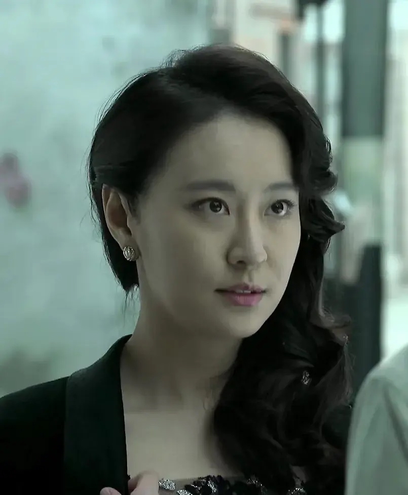 王乐君,一个好牌打的稀巴烂的女人