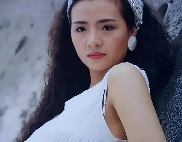 叶佩容