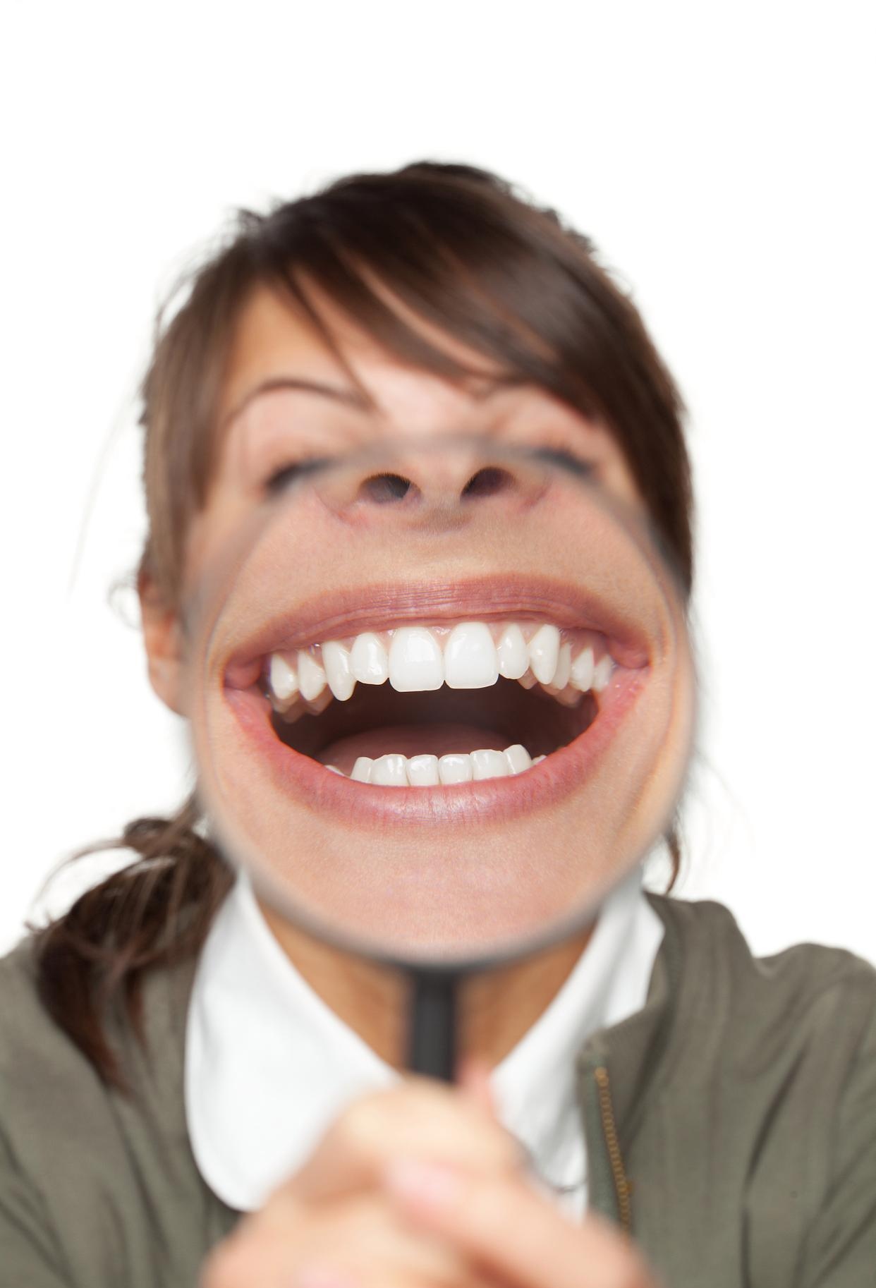 姐夫就去搭讪美女你长得得和我一亲戚特像老板娘笑着说是吗?
