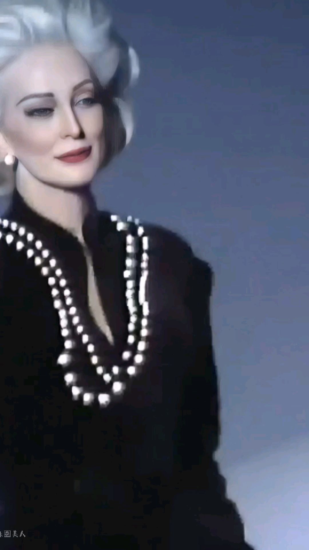 93岁的超模卡门戴尔状态超绝,这就是顶级骨相的超长保质期吗?